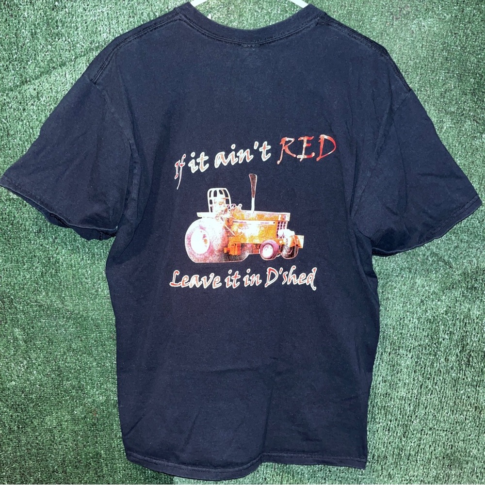vintage Y2K International Harvester “If it ain’t red leave it in D’shed” Shirt L